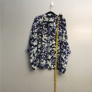Apt. 9 Abstract Blue and White kimono